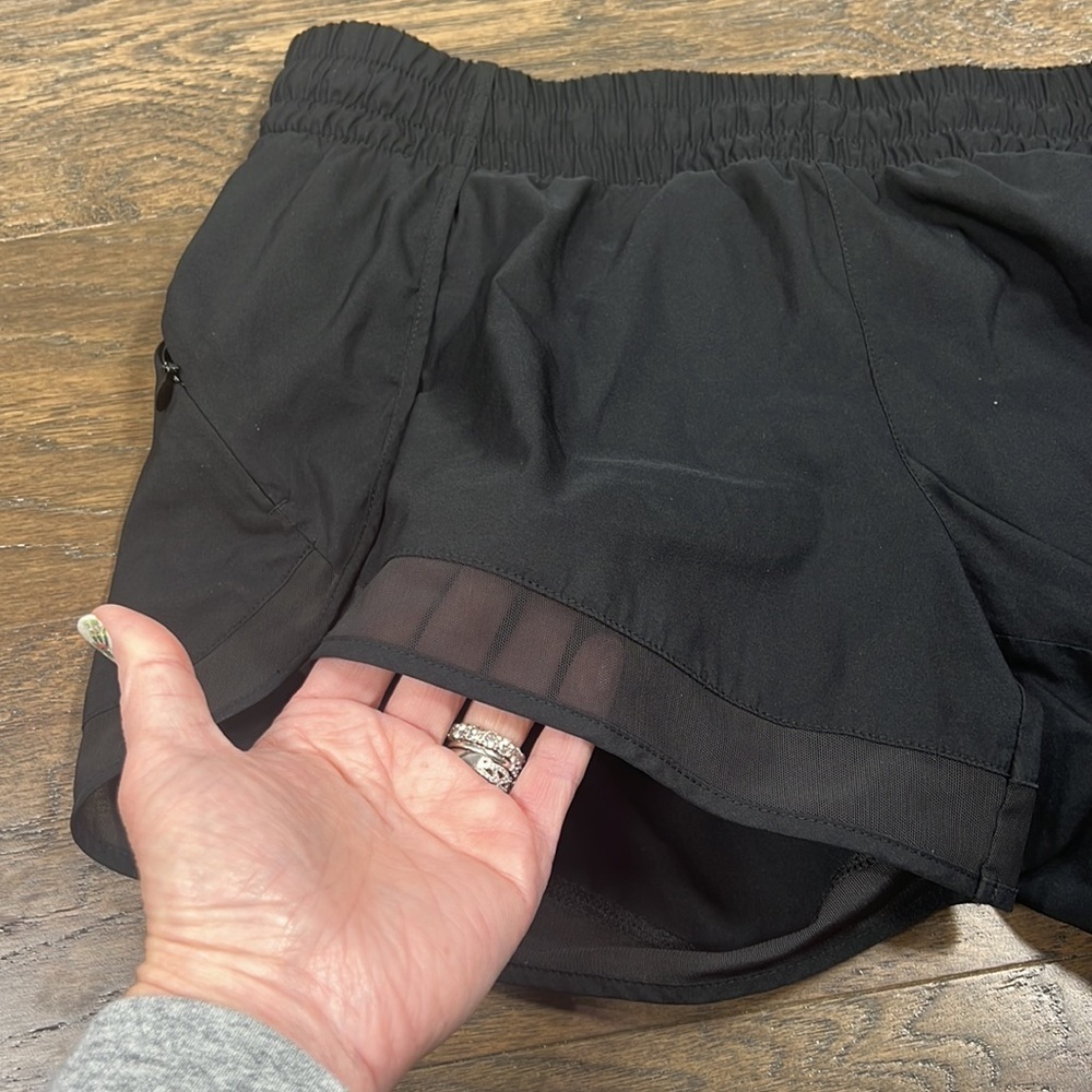 ATHLETA Mesh Racer Run Shorts Black Sz L #291749 NWOT - Picture 4 of 6